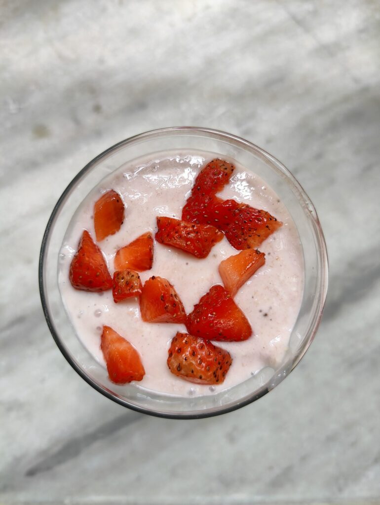 high protein strawberry banana oats smoothie
