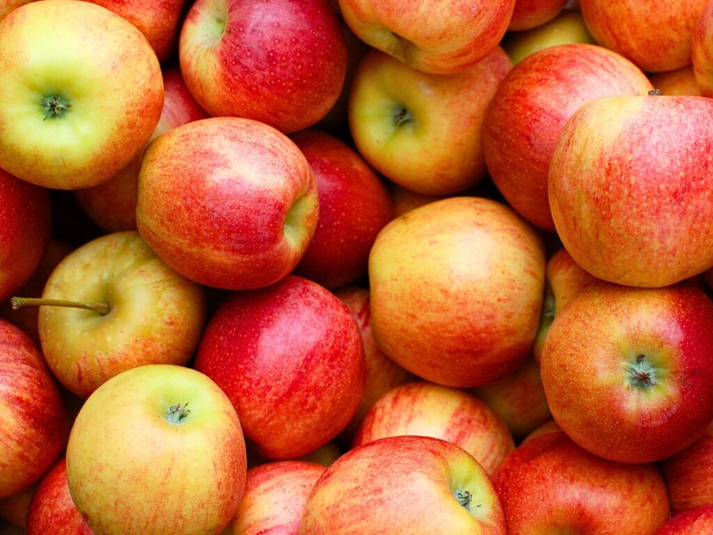 apples - prebiotic foods