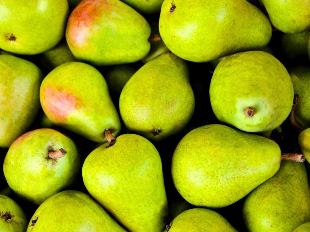 pears - high fiber fruits for constipation
