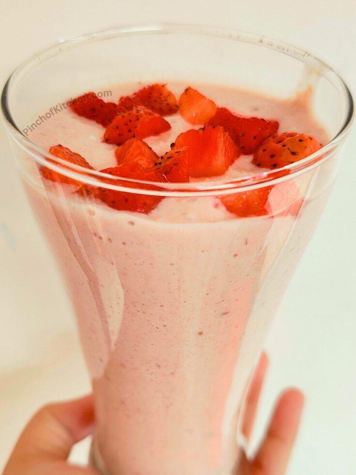 strawberry banana smoothie with oats