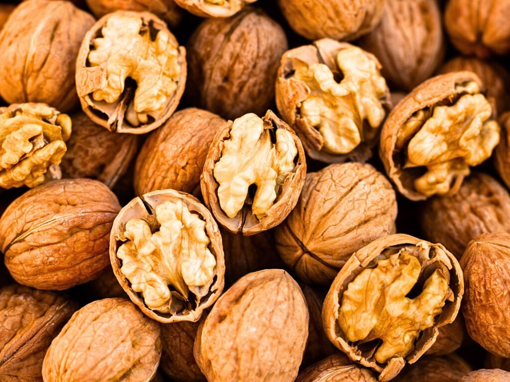 walnuts - high fiber foods