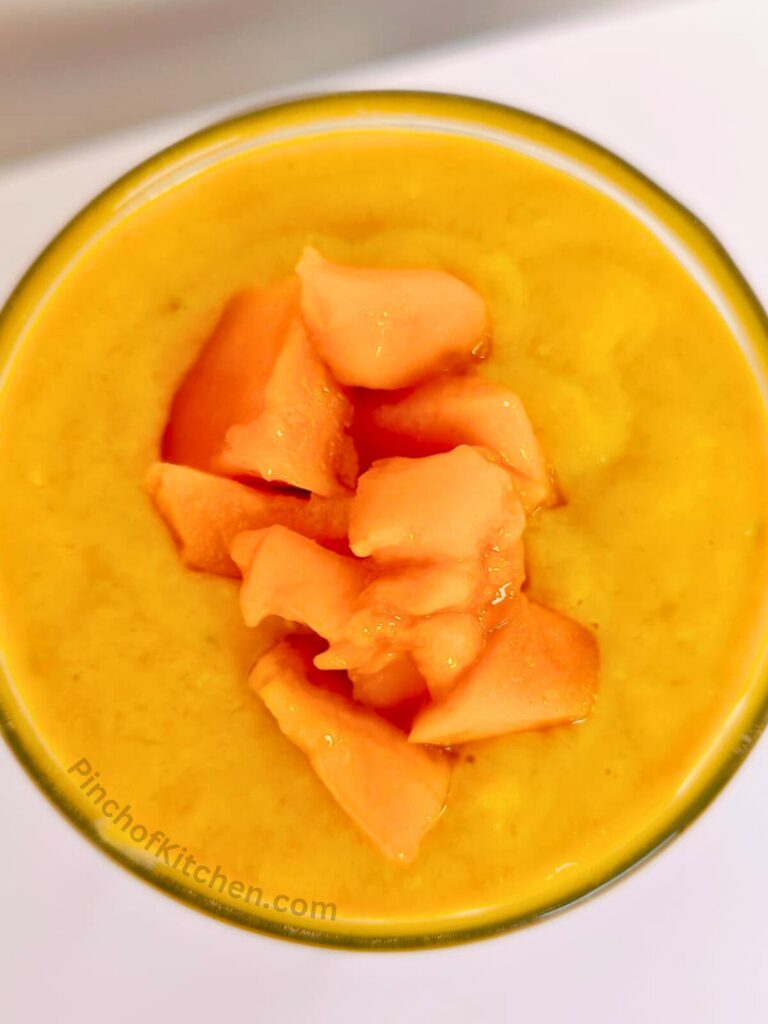 Mango banana smoothie