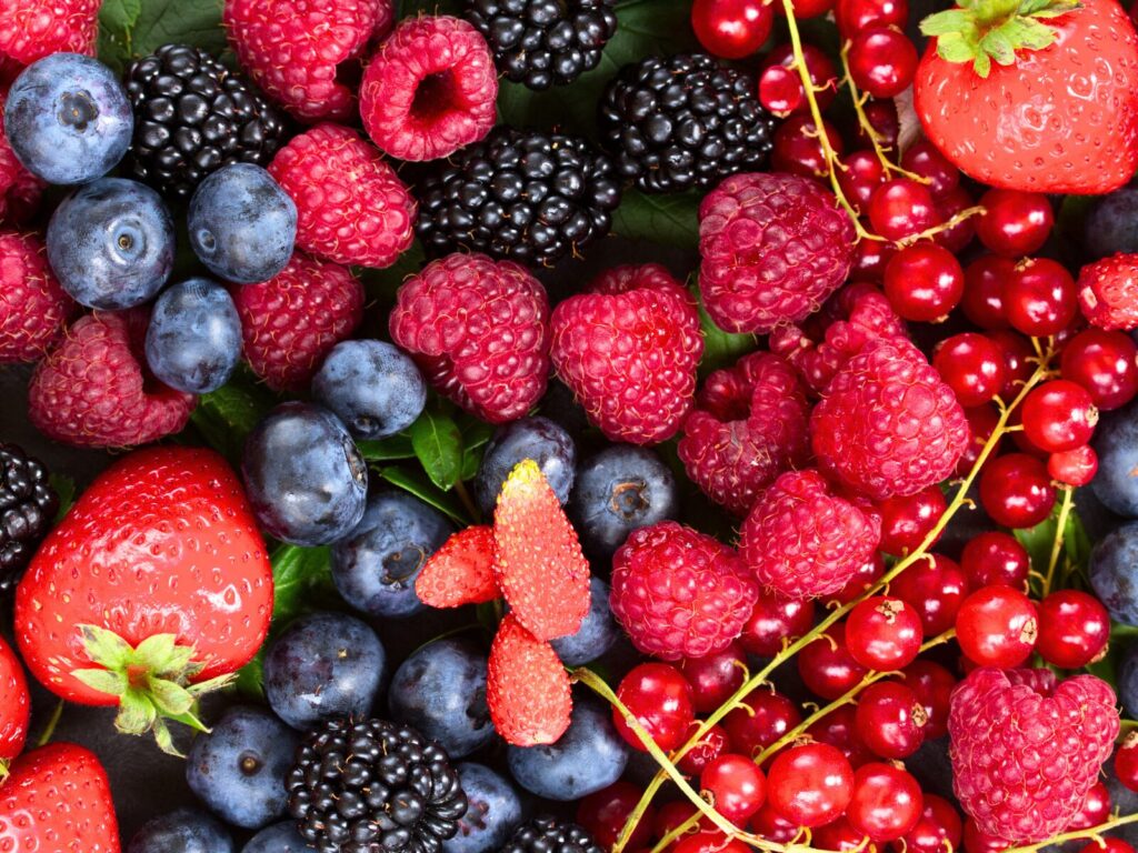 berries - foods with more fiber than oatmeal